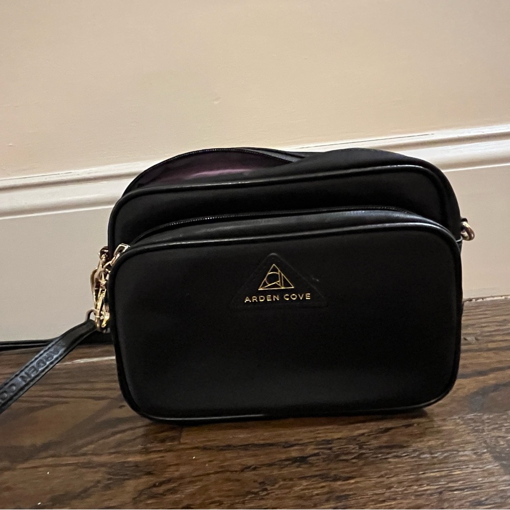 Arden Cove Anti-theft Crossbody